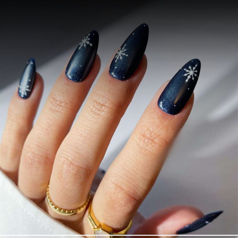 24 Stunning Blue Nail Designs