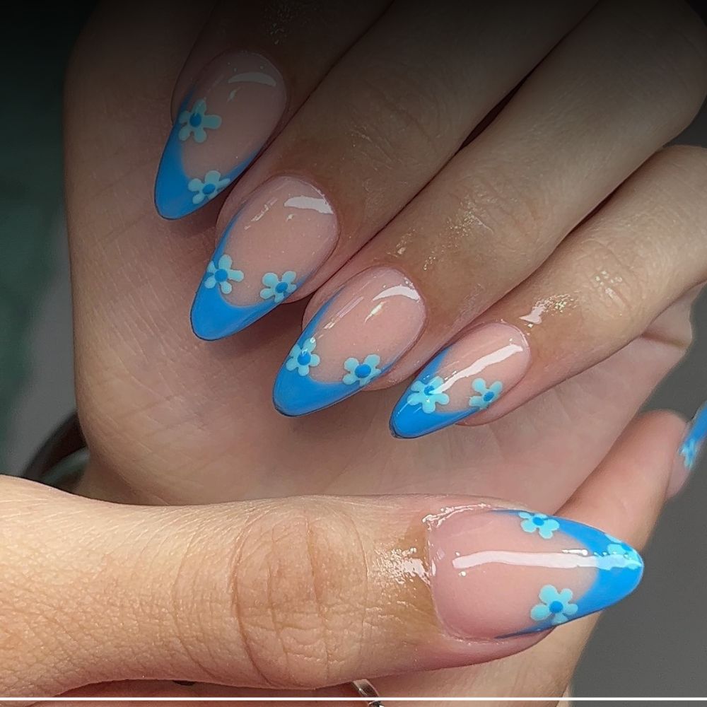 24 Stunning Blue Nail Designs