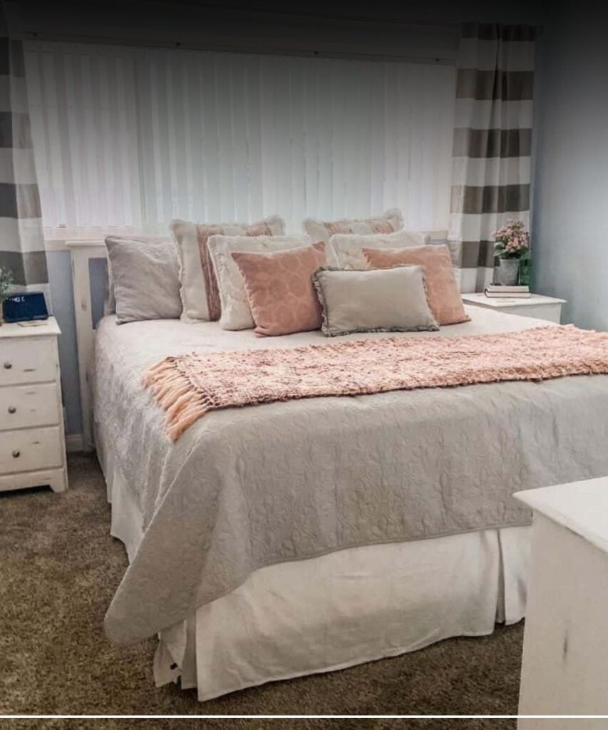 17 Creative Small Master Bedroom Ideas You’ll Want to Copy Immediately