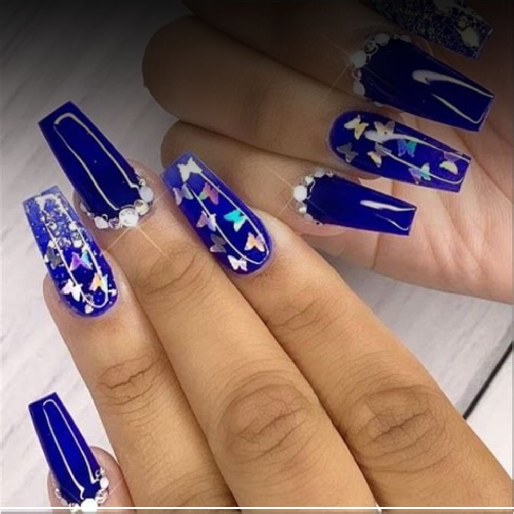 24 Stunning Blue Nail Designs