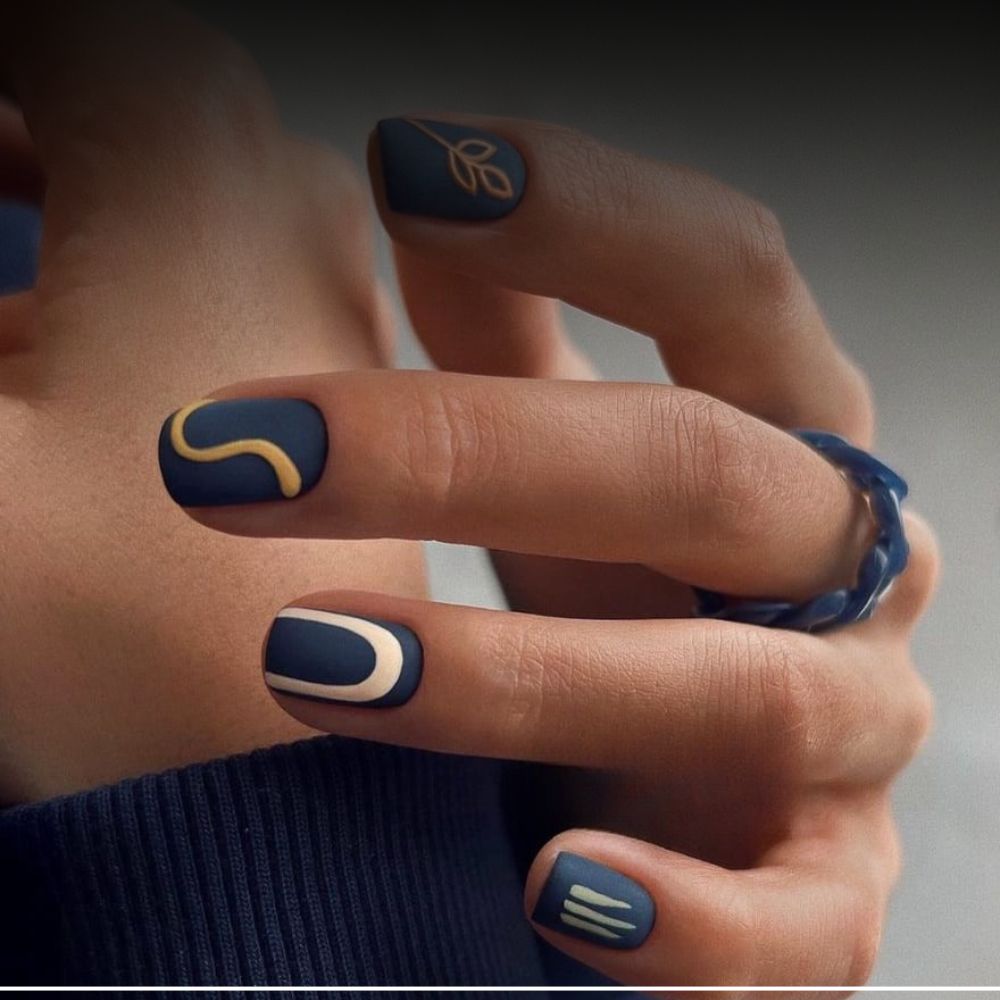 24 Stunning Blue Nail Designs