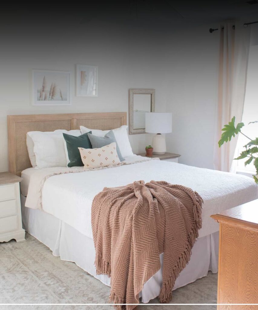 17 Creative Small Master Bedroom Ideas You’ll Want to Copy Immediately