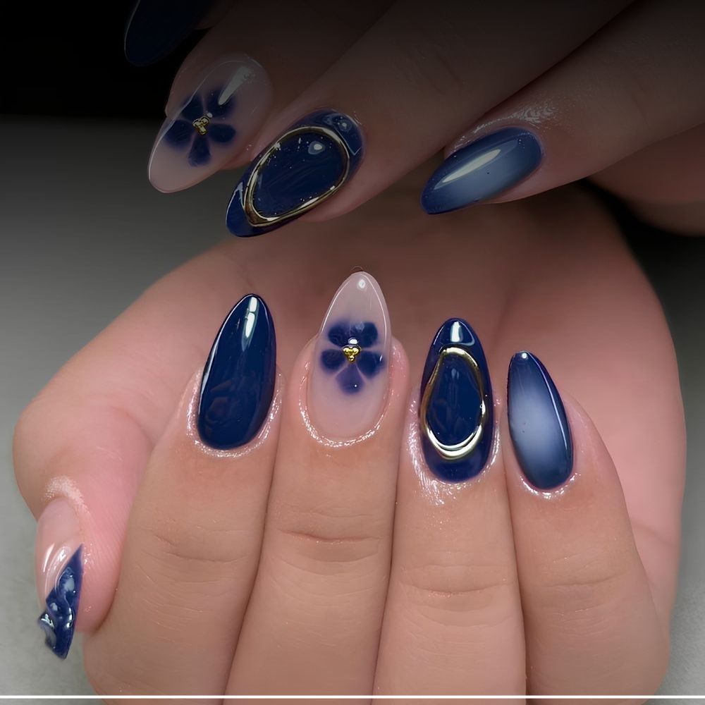24 Stunning Blue Nail Designs