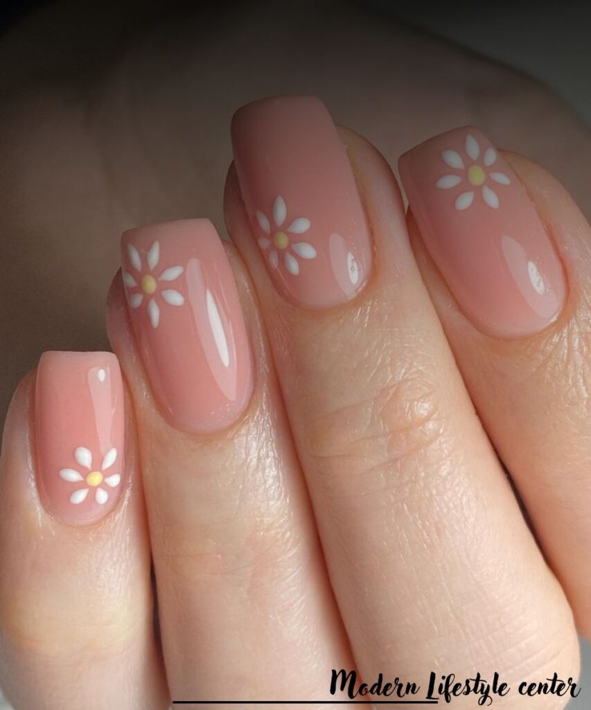 28 Stunning Short Nail Designs That Are Trending Everywhere