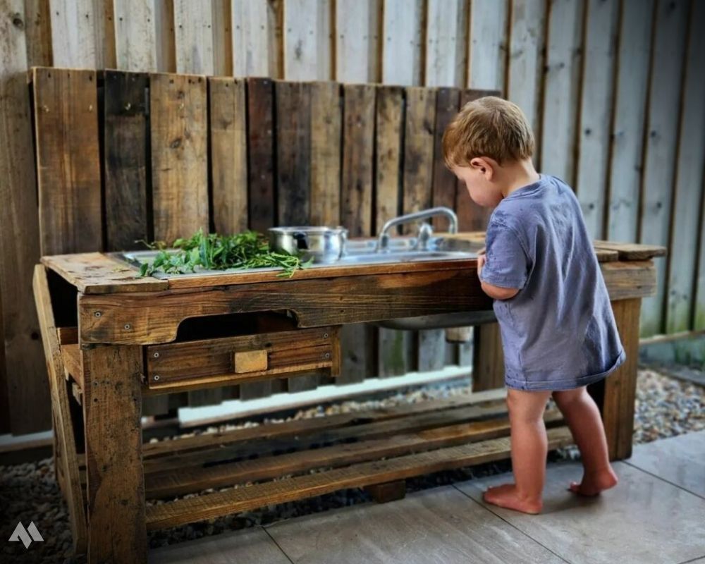 10 Amazing Mud Kitchen Ideas