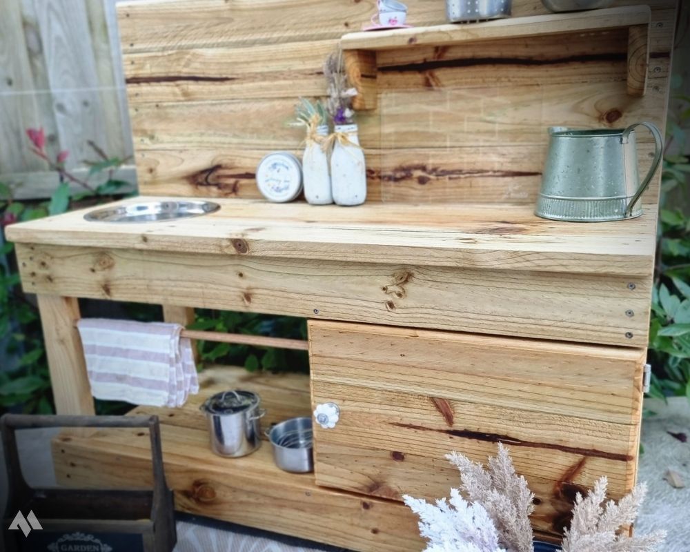 10 Amazing Mud Kitchen Ideas