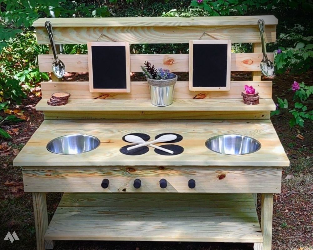 10 Amazing Mud Kitchen Ideas