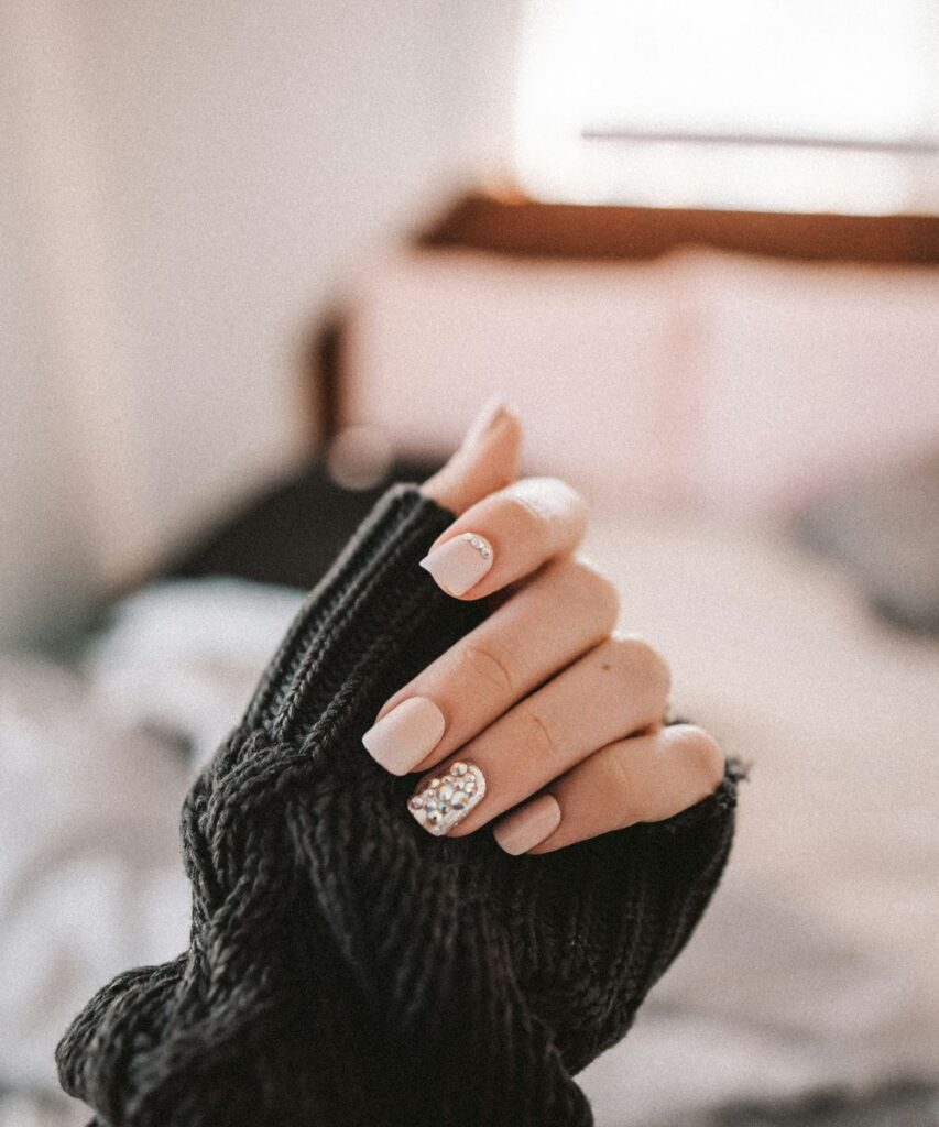What Nail Shape Is Best for Your Fingers? A Guide to Choosing the Right Shape 4 Nail shape inspiration featuring long black coffin nails with a glossy manicure